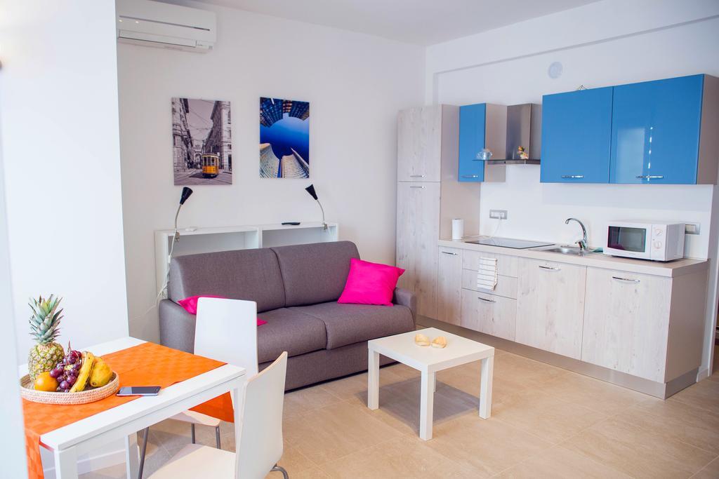 Loreto - Colorful Studio Apartman Milánó Kültér fotó